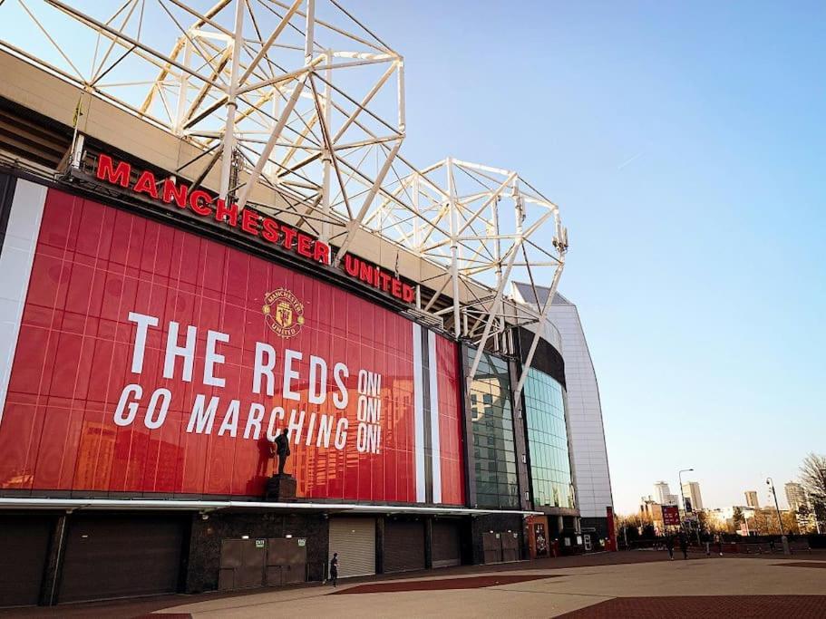 Modern Trafford 1Br Apartment-Free Parking-Cinema Room Manchester Bagian luar foto