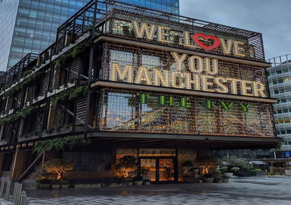 Modern Trafford 1Br Apartment-Free Parking-Cinema Room Manchester Bagian luar foto