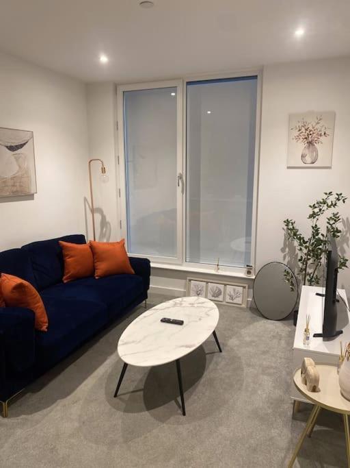 Modern Trafford 1Br Apartment-Free Parking-Cinema Room Manchester Bagian luar foto