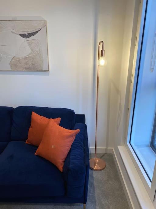 Modern Trafford 1Br Apartment-Free Parking-Cinema Room Manchester Bagian luar foto