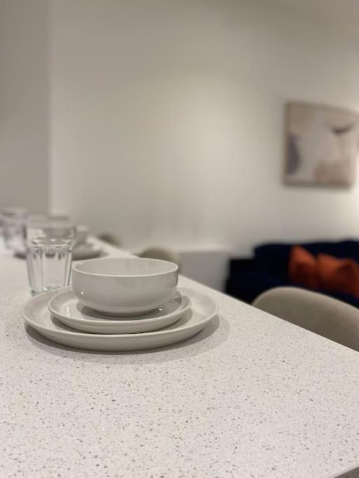 Modern Trafford 1Br Apartment-Free Parking-Cinema Room Manchester Bagian luar foto
